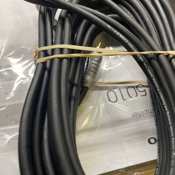 Monster Cables THX 2 Sets 6 Ft Each 
3 rca - Picture 3 of 7